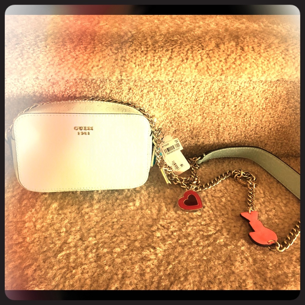 Guess crossbody purse